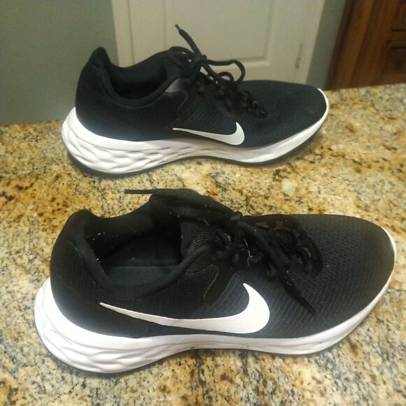 Nike Mens Revolution 6 DD8475-003 Black Running Shoes Sneakers Size 8 W - Picture 3 of 12